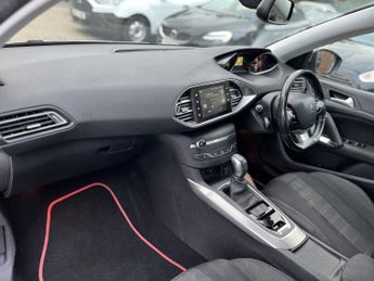 PEUGEOT 308 1.2 PureTech Allure