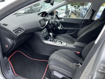 PEUGEOT 308 1.2 PureTech Allure