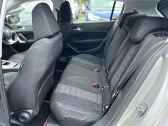 PEUGEOT 308 1.2 PureTech Allure
