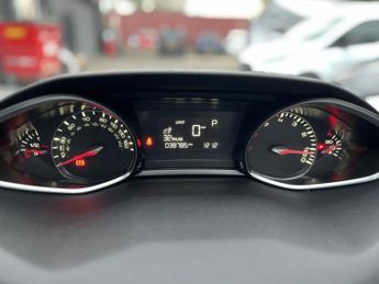 PEUGEOT 308 1.2 PureTech Allure