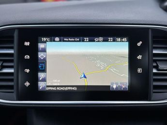PEUGEOT 308 1.2 PureTech Allure