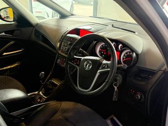 VAUXHALL ZAFIRA TOURER 1.4 T 16V SE