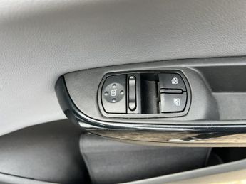 VAUXHALL CORSA 1.4 i SE