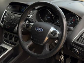 FORD FOCUS 1.0 T EcoBoost Zetec