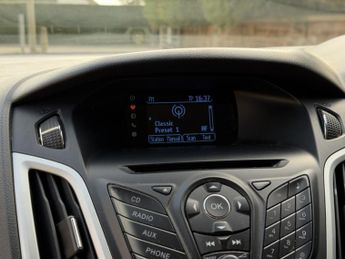 FORD FOCUS 1.0 T EcoBoost Zetec