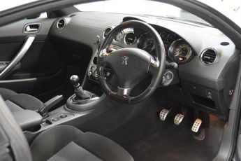 PEUGEOT RCZ 2.0 HDi Sport