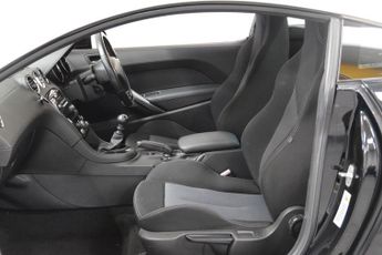 PEUGEOT RCZ 2.0 HDi Sport