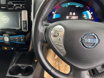 NISSAN LEAF 30kWh Tekna Auto 5dr