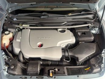 VOLVO C70 2.4 D5 SE