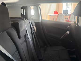 PEUGEOT 2008 1.6 e-HDi Active