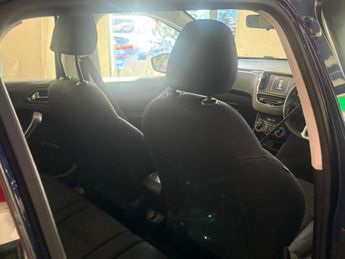 PEUGEOT 2008 1.6 e-HDi Active