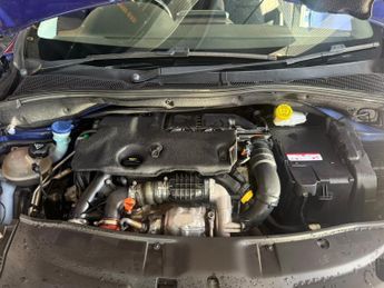 PEUGEOT 2008 1.6 e-HDi Active