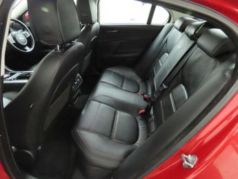 JAGUAR XE 2.0d Prestige Auto Euro 6 (s/s) 4dr