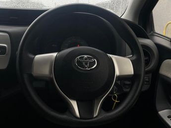 TOYOTA YARIS Automatic CVT Petrol Euro 5 5dr