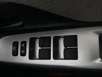 TOYOTA YARIS Automatic CVT Petrol Euro 5 5dr