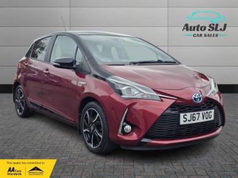 Toyota Yaris 1.5 VVT-h Blue Bi-Tone