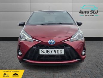 TOYOTA YARIS 1.5 VVT-h Blue Bi-Tone