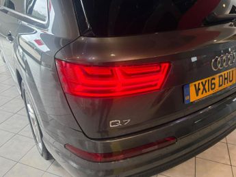 AUDI Q7 3.0 TDI V6 S line