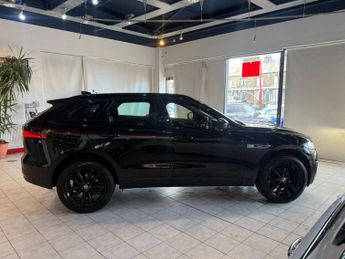 JAGUAR F-PACE 2.0 P250i R-Sport