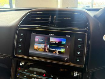 JAGUAR F-PACE 2.0 P250i R-Sport