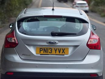 FORD FOCUS 1.6 Zetec Powershift Euro 5 5dr
