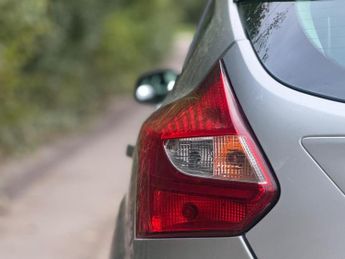 FORD FOCUS 1.6 Zetec Powershift Euro 5 5dr