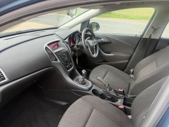 VAUXHALL ASTRA 1.3 CDTi ecoFLEX Design Sports Tourer Euro 5 (s/s) 5dr