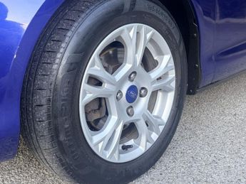 FORD B-MAX 1.4 Zetec