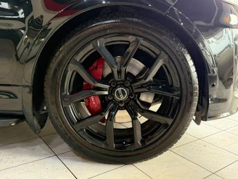 LAND ROVER RANGE ROVER SPORT 5.0 P575 V8 SVR