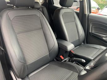 FORD ECOSPORT 1.0 T EcoBoost Titanium