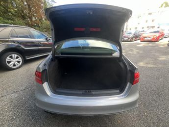 AUDI A4 2.0 TDI S line