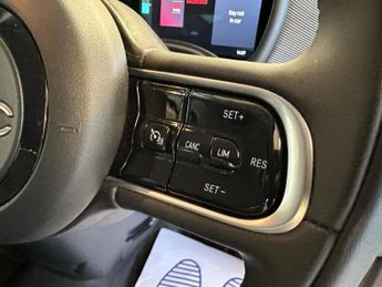 FIAT 500E 42kWh Icon Auto 3dr