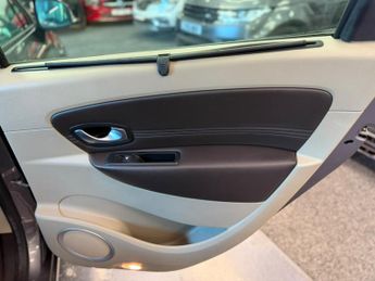 RENAULT GRAND SCENIC 2.0 dCi Privilege TomTom