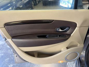 RENAULT GRAND SCENIC 2.0 dCi Privilege TomTom