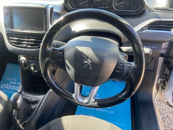 PEUGEOT 208 1.2 PureTech Allure