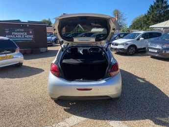 PEUGEOT 208 1.2 PureTech Allure
