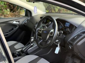 FORD FOCUS 1.6 Zetec Navigator Powershift Euro 5 5dr
