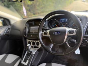 FORD FOCUS 1.6 Zetec Navigator Powershift Euro 5 5dr