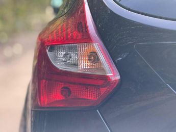 FORD FOCUS 1.6 Zetec Navigator Powershift Euro 5 5dr