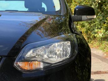FORD FOCUS 1.6 Zetec Navigator Powershift Euro 5 5dr