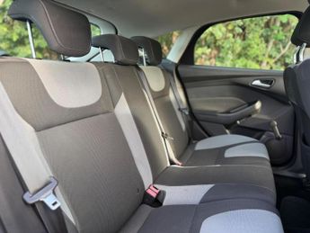 FORD FOCUS 1.6 Zetec Navigator Powershift Euro 5 5dr