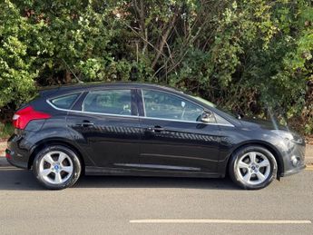 FORD FOCUS 1.6 Zetec Navigator Powershift Euro 5 5dr