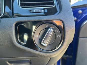 VOLKSWAGEN GOLF 2.0 TSI R