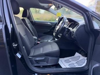 VOLKSWAGEN GOLF 1.6 TDI BlueMotion Tech SE DSG Euro 5 (s/s) 5dr