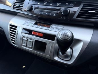 HONDA FR-V 1.8 i-VTEC EX