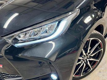 TOYOTA YARIS 1.5 VVT-h GR SPORT E-CVT Euro 6 (s/s) 5dr
