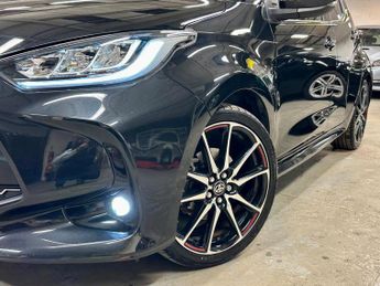 TOYOTA YARIS 1.5 VVT-h GR SPORT E-CVT Euro 6 (s/s) 5dr