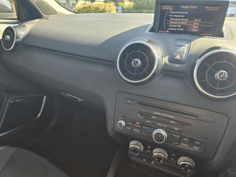 AUDI A1 1.6 TDI S line