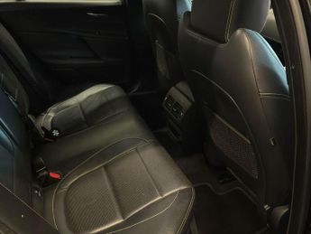 JAGUAR XE 2.0d R-Sport Euro 6 (s/s) 4dr