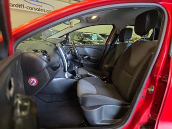 RENAULT CLIO 1.5 Dynamique S MediaNav dCi 90 EDC Auto
